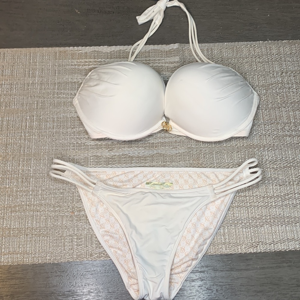 Victoria’s Secret bikini set